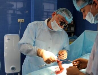 Chirurgia dell'ingrandimento del pene eseguita da chirurghi